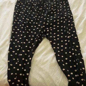 Cute pants for work or play… super comfortable and drawstring.